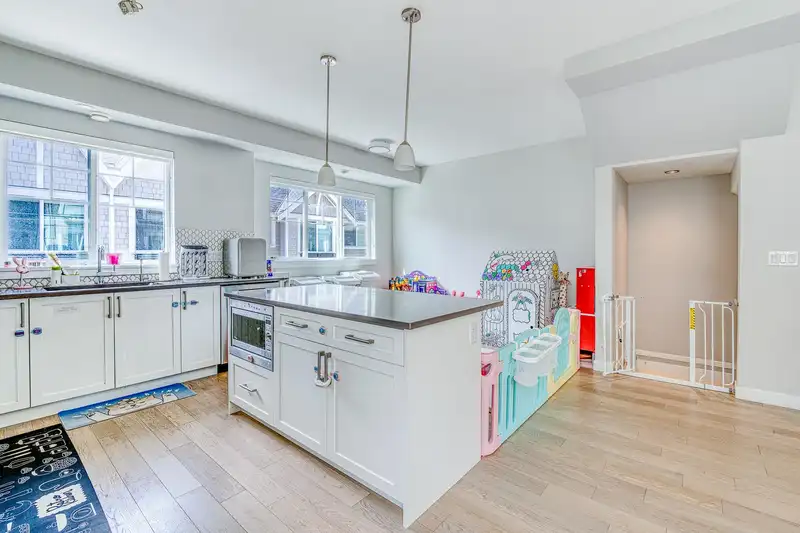 21 7180 LECHOW STREET - photo 4 of 20