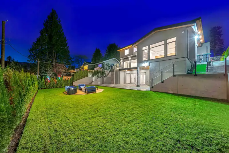 4399 HIGHLAND BOULEVARD - photo 2 of 27