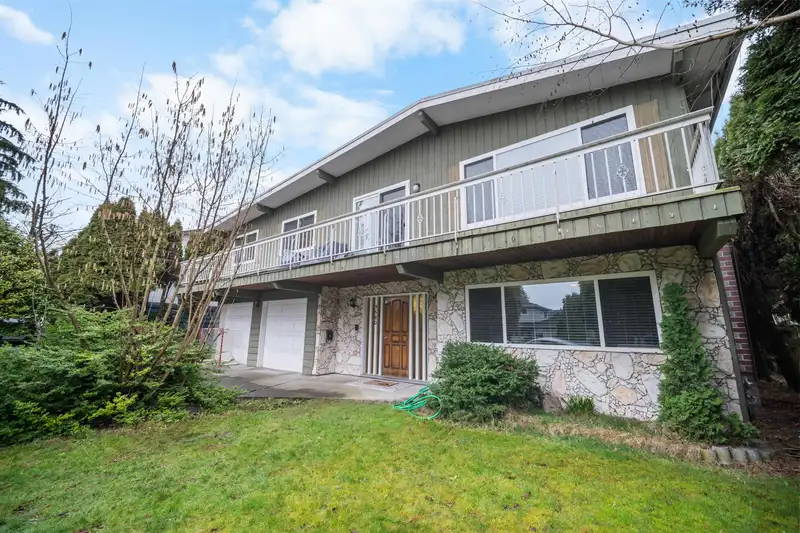 3580 BARGEN DRIVE - photo 1 of 40