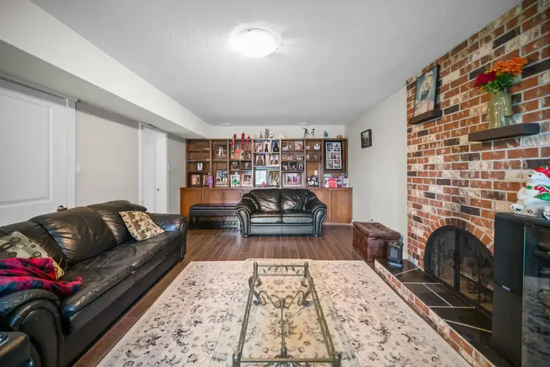 3580 BARGEN DRIVE - photo 4 of 40