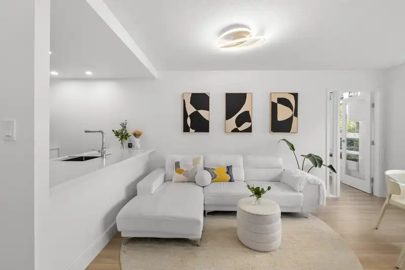 607 939 EXPO BOULEVARD - photo 3 of 21