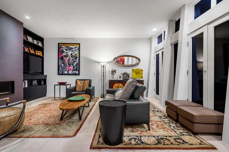 955 20TH STREET - photo 3 of 38