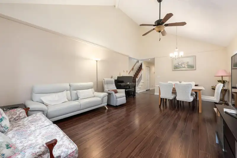 35 8051 ASH STREET - photo 3 of 27