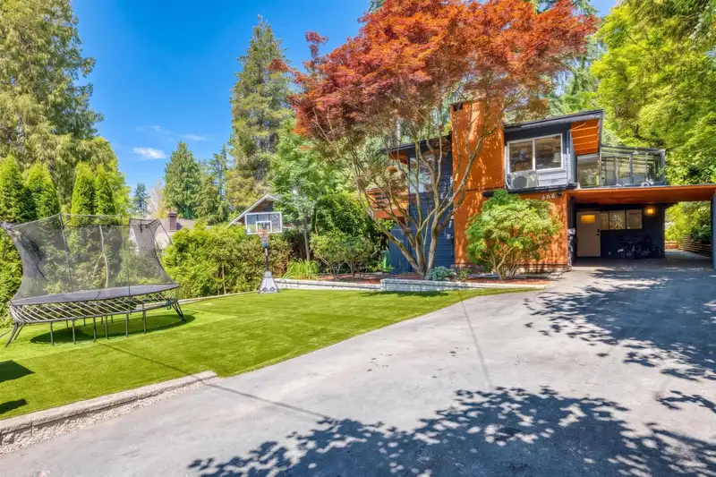466 E KINGS ROAD - photo 2 of 30