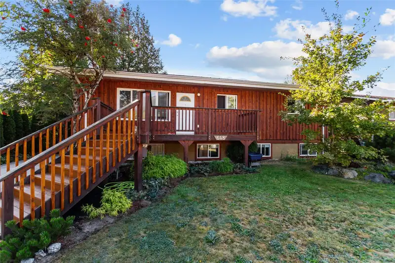 648 WILLOW STREET - photo 2 of 35