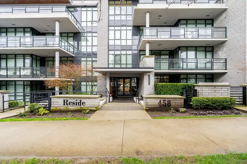 404 458 W 63RD AVENUE - photo 1 of 37