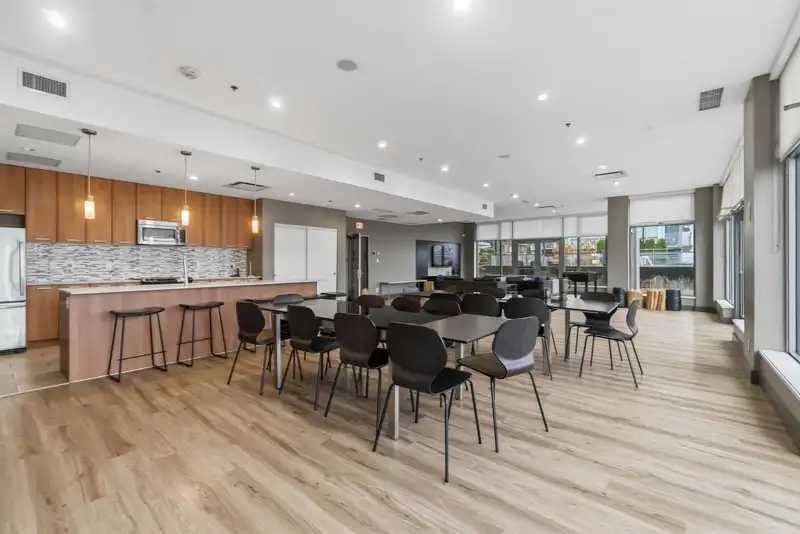 1906 2955 ATLANTIC AVENUE - photo 4 of 26