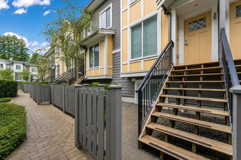 35 9718 161A STREET - photo 2 of 23