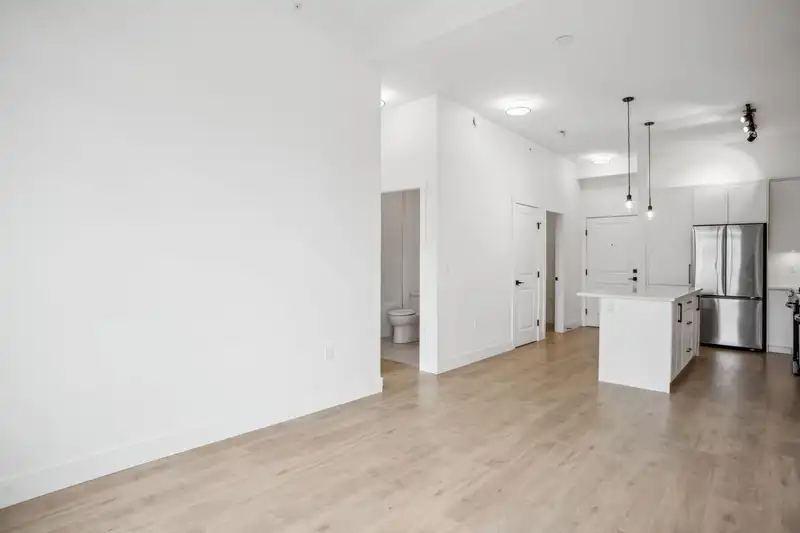409 19935 75A AVENUE - photo 4 of 25