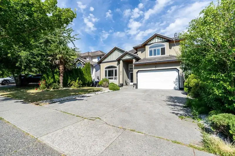 6670 150 STREET - photo 1 of 40
