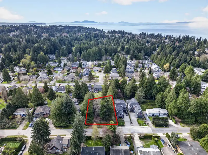 12564 25 AVENUE - photo 1 of 12