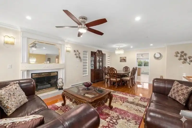 3545 VIEWMOUNT PLACE - photo 2 of 34