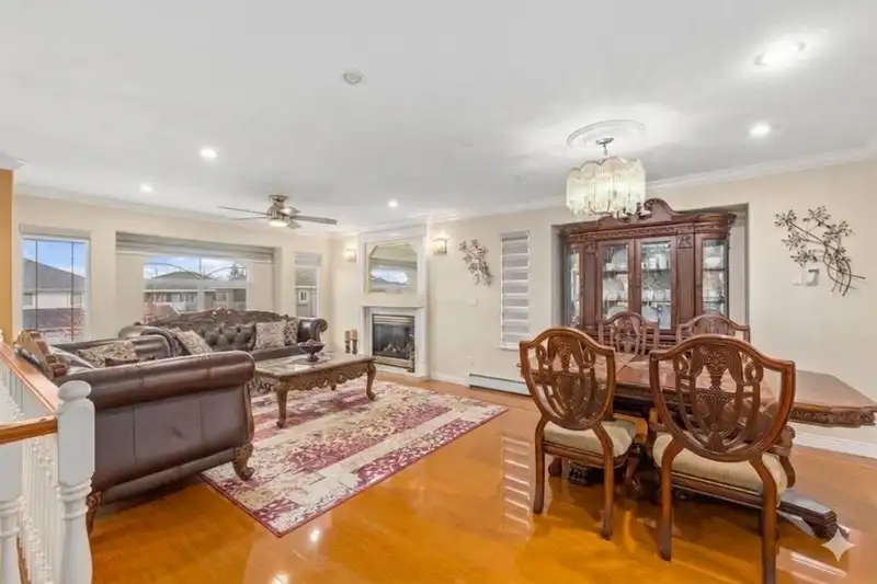3545 VIEWMOUNT PLACE - photo 3 of 34