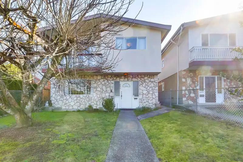 4676 REID STREET - photo 1 of 36