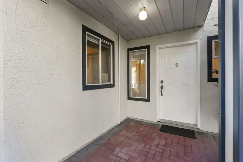 5 4890 48 AVENUE - photo 4 of 40
