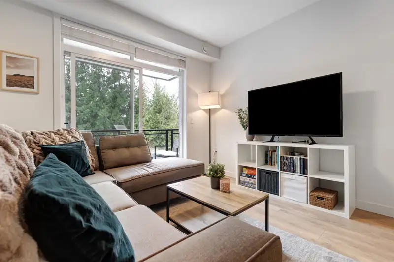 215 5415 BRYDON CRESCENT - photo 4 of 37