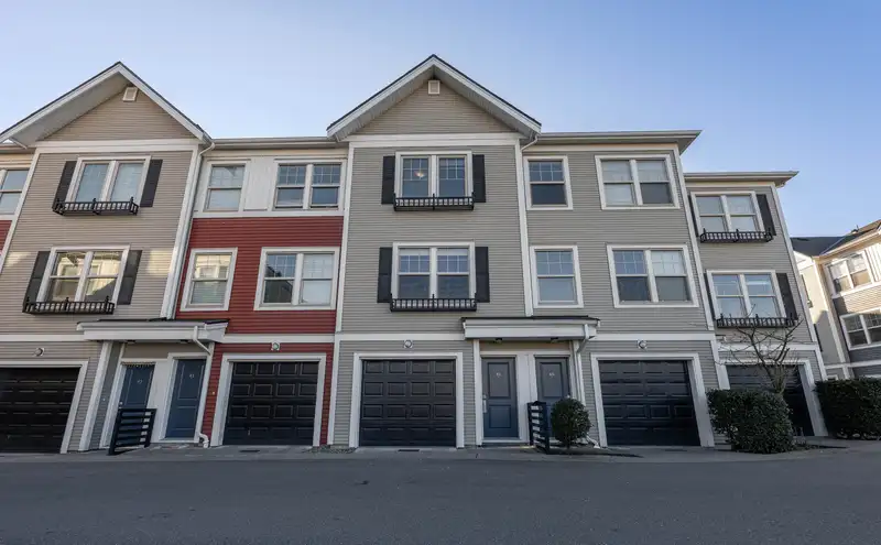 41 32633 SIMON AVENUE - photo 1 of 18