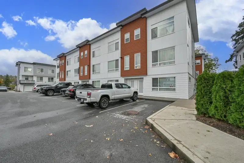 23 27640 LANTERN AVENUE - photo 1 of 31