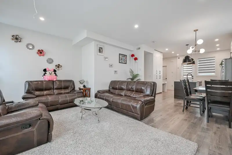 23 27640 LANTERN AVENUE - photo 4 of 31