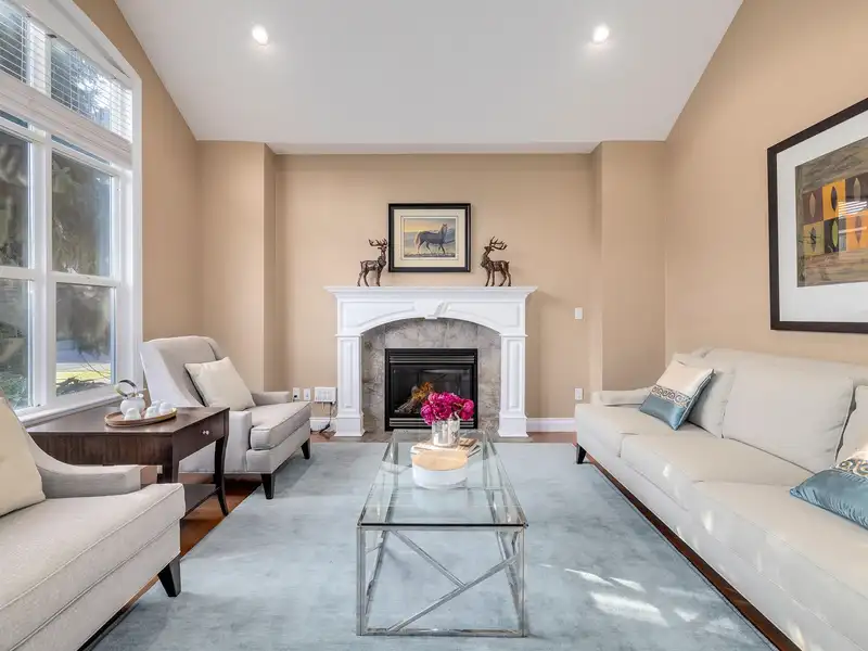 14185 33 AVENUE - photo 3 of 35