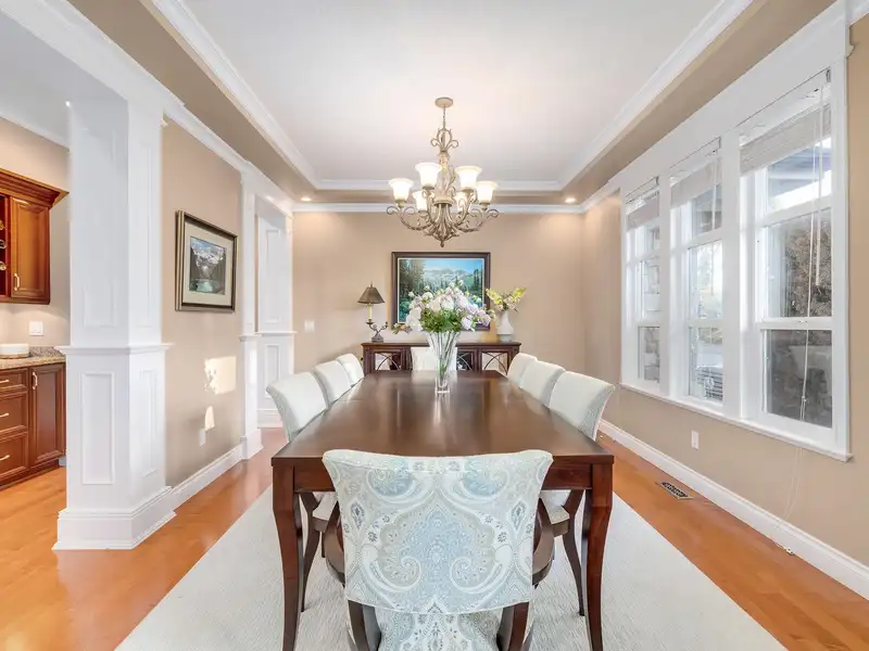 14185 33 AVENUE - photo 4 of 35