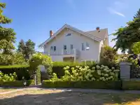 5112 MAPLE STREET - thumbnail 1