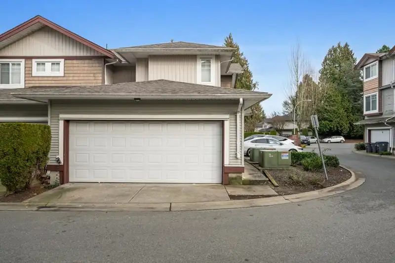 18 8255 120A STREET - photo 4 of 39