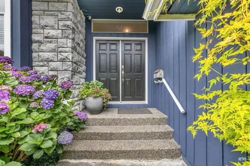 12411 OCEAN BREEZE PLACE - photo 4 of 40