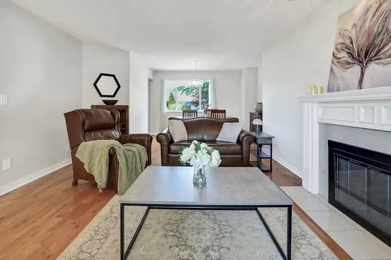 21371 86 AVENUE - photo 4 of 31