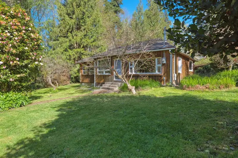 8200 REDROOFFS ROAD - photo 1 of 30