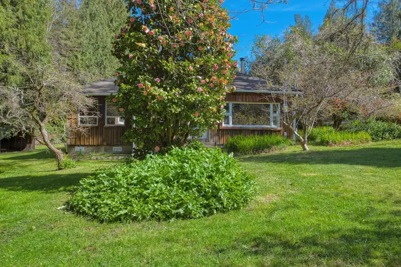 8200 REDROOFFS ROAD - photo 3 of 30