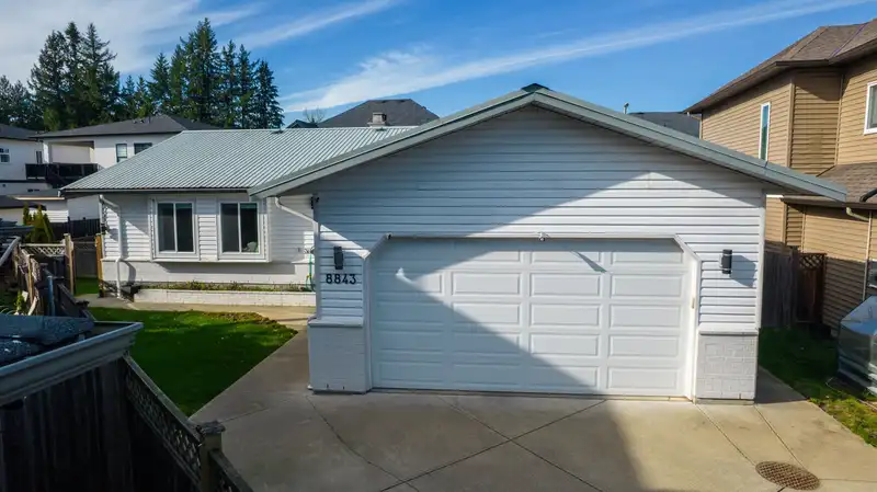8843 WOOLER TERRACE - photo 2 of 39