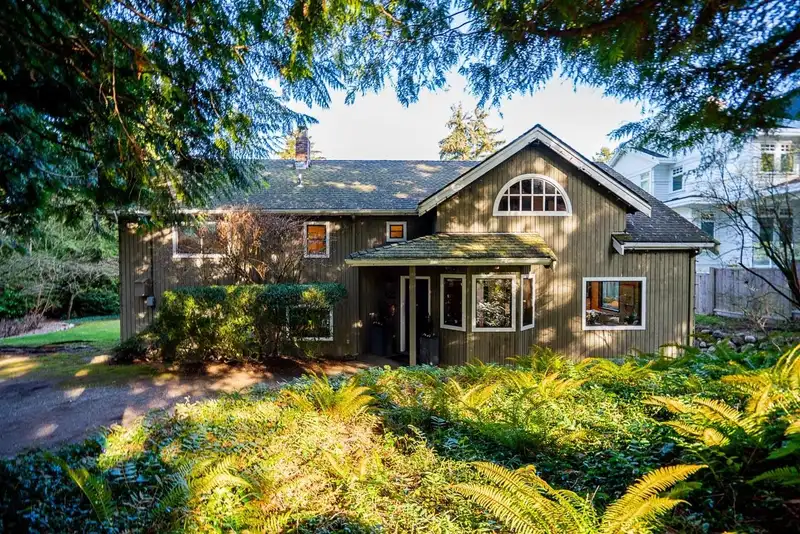 12581 CRESCENT ROAD - photo 4 of 40