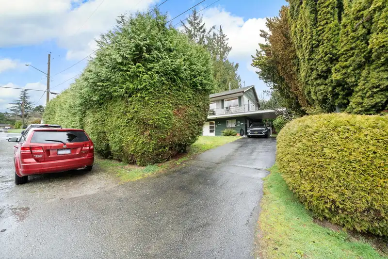 1553 55A STREET - photo 4 of 40