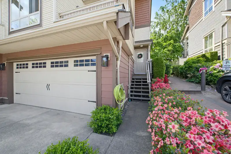 15 19560 68 AVENUE - photo 3 of 40