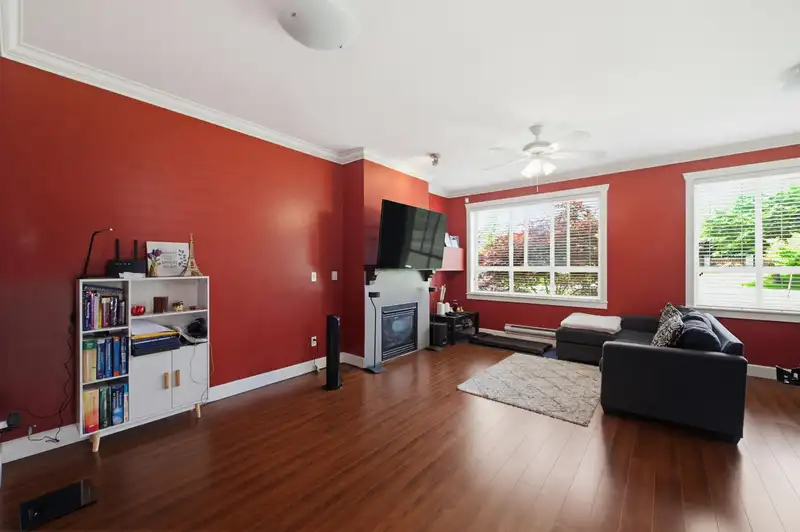 15 19560 68 AVENUE - photo 4 of 40