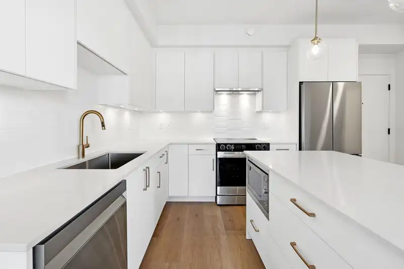 417 20286 72B AVENUE - photo 1 of 27