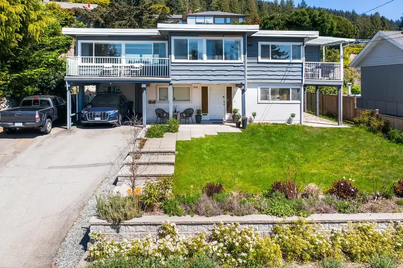 454 MONTERAY AVENUE - photo 1 of 34