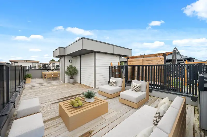23 19631 55A AVENUE - photo 1 of 40