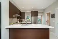 5946 OAK STREET - thumbnail 8