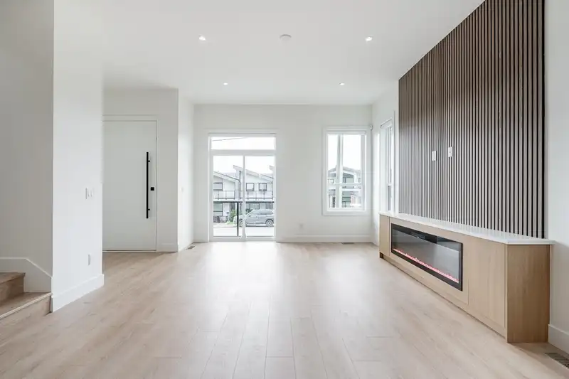101 957 EDGAR AVENUE - photo 3 of 40