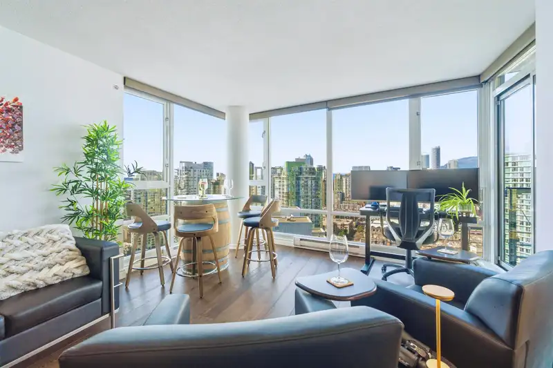 3608 1033 MARINASIDE CRESCENT - photo 4 of 32