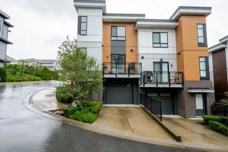 26 20087 68 AVENUE - photo 1 of 36