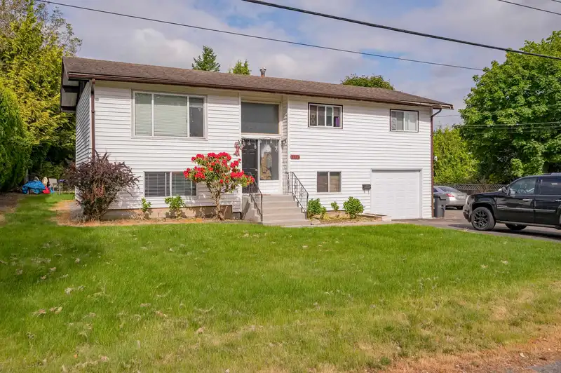 2983 268A STREET - photo 2 of 34