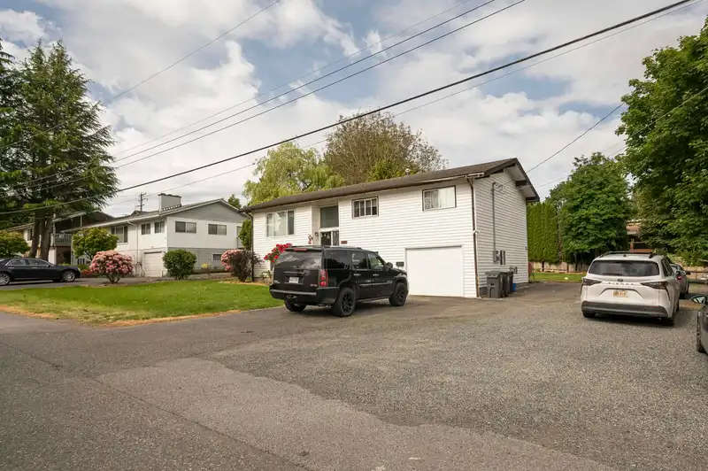 2983 268A STREET - photo 3 of 34
