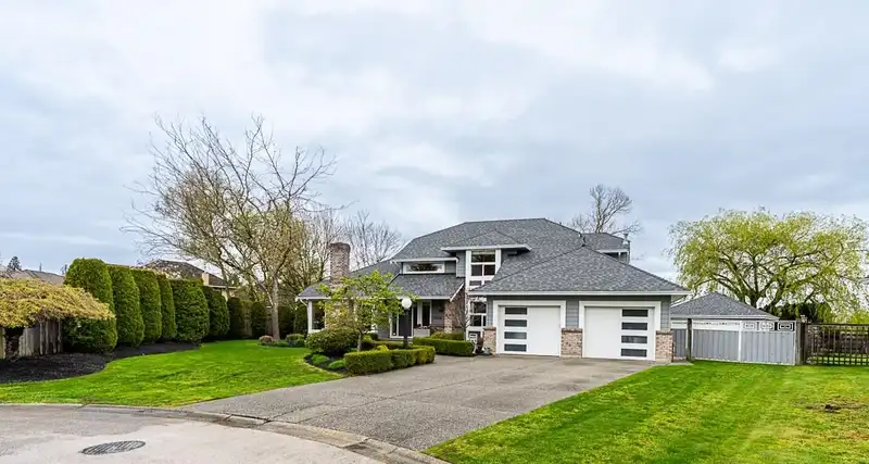 15464 60A AVENUE - photo 3 of 40