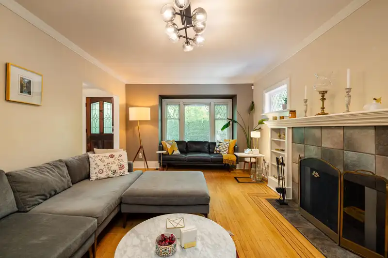 4343 11TH AVENUE - photo 4 of 40