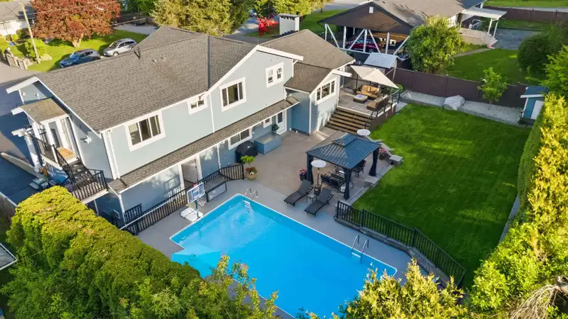3088 STARLIGHT WAY - photo 4 of 40