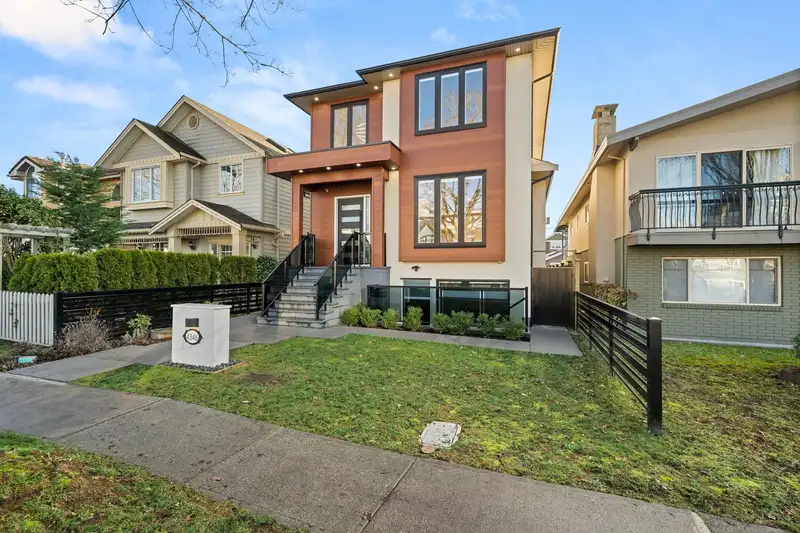 4346 PENDER STREET - photo 3 of 40