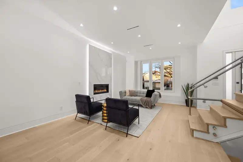4346 PENDER STREET - photo 4 of 40